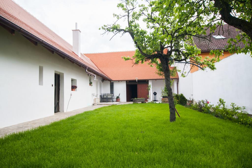 Slovacka Chalupa Strážnice Bagian luar foto